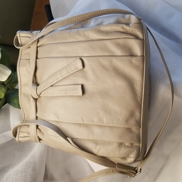 Vintage Leather Shoulder Bag by B. Young, Tan, $28 - Picture 1 of 7